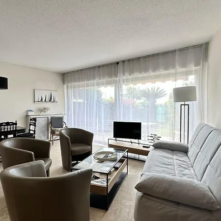 A050-studio Avec Jardin Prive Pres De La * Cannes