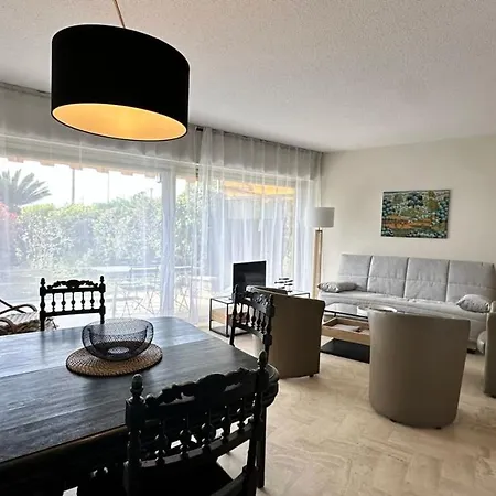 A050-studio Avec Jardin Prive Pres De La *